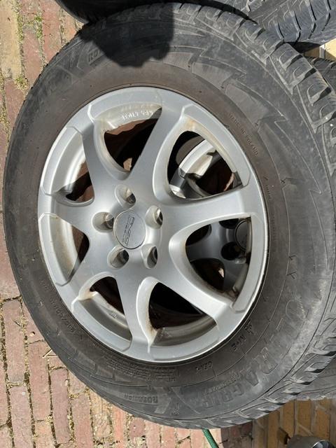 Aluminium velgen met banden