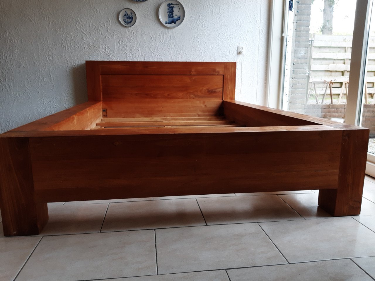 Teak bedombouw