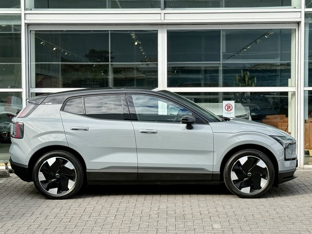 Volvo Ex30 extended range ultra 272pk| panodak| adap.cruise| trekhaak|360ca