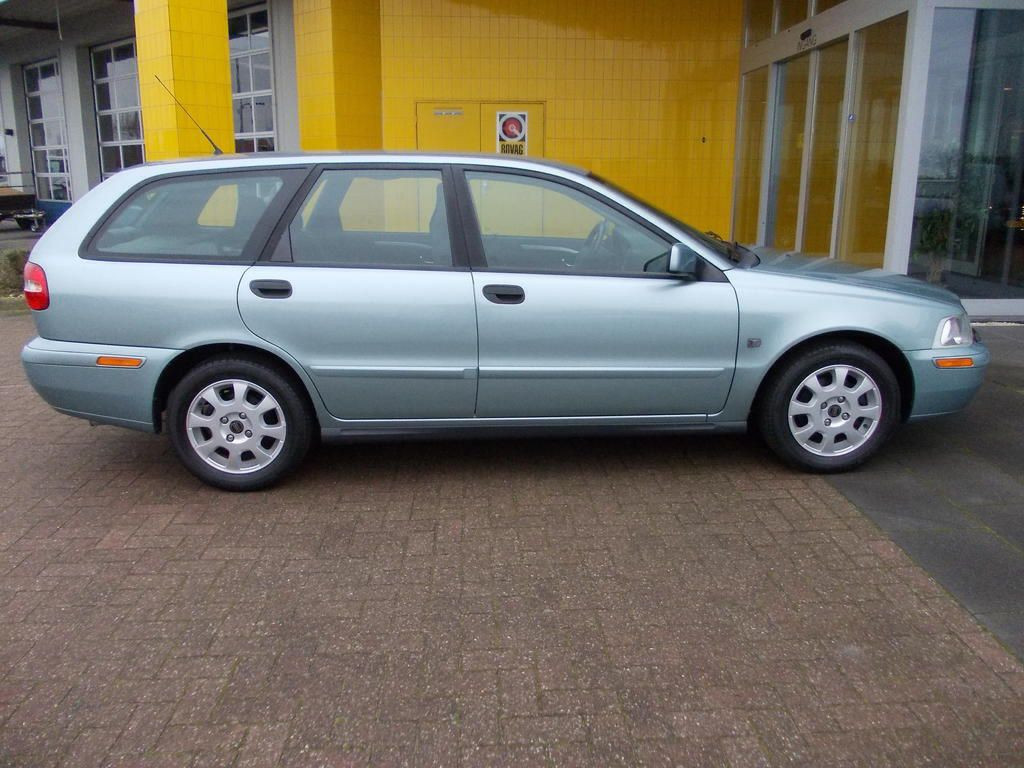 Volvo V40 1.9 d 102pk europa elegance orig. 99000km.!!