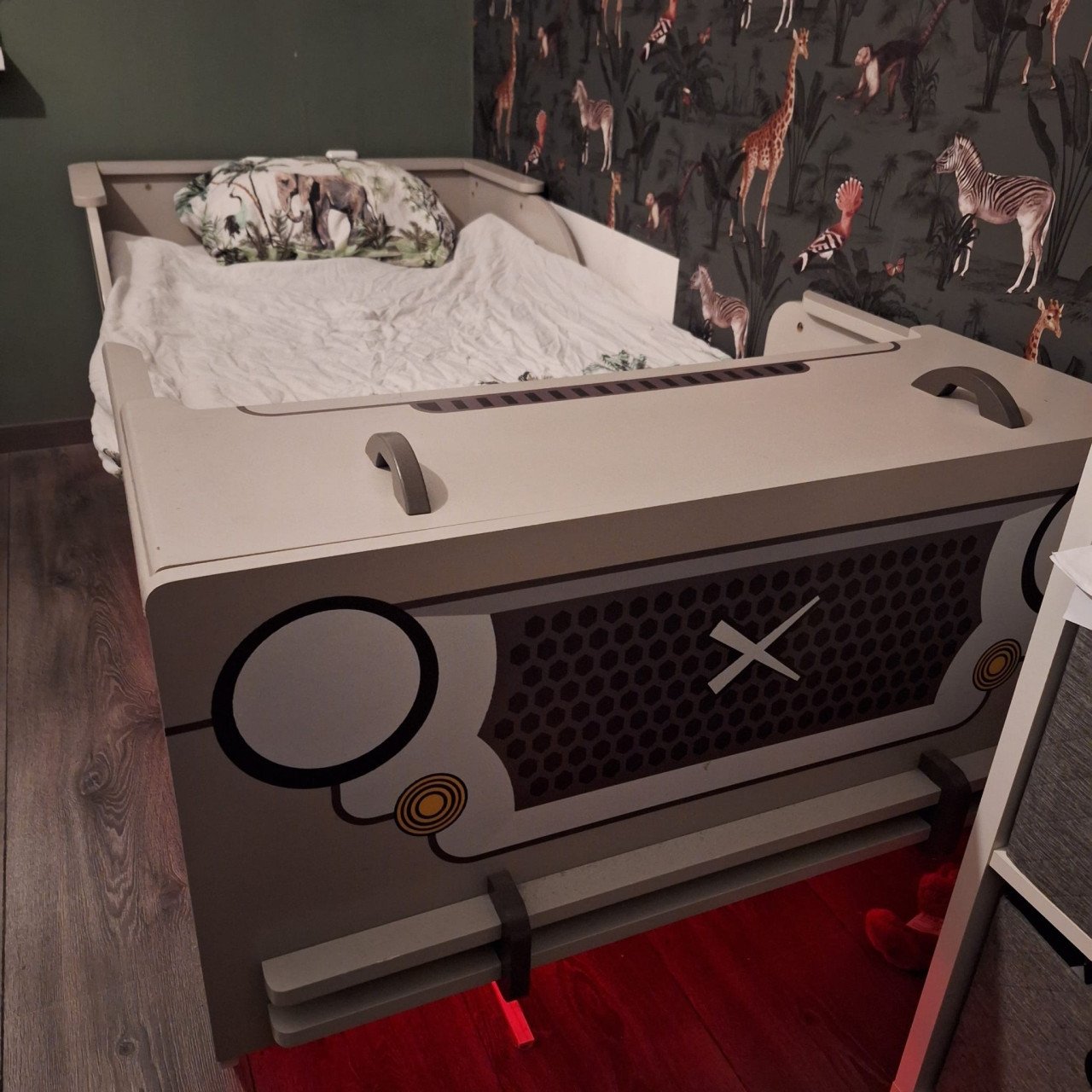 Explore safari jeep bed