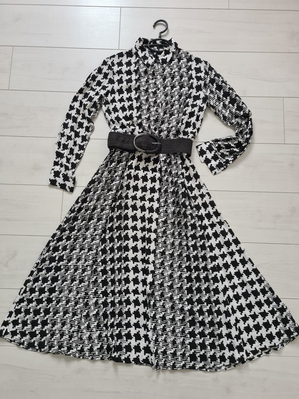 Zwart-wit door knoop Maxi jurk / blouse van Eksept van Shoeby Maat M