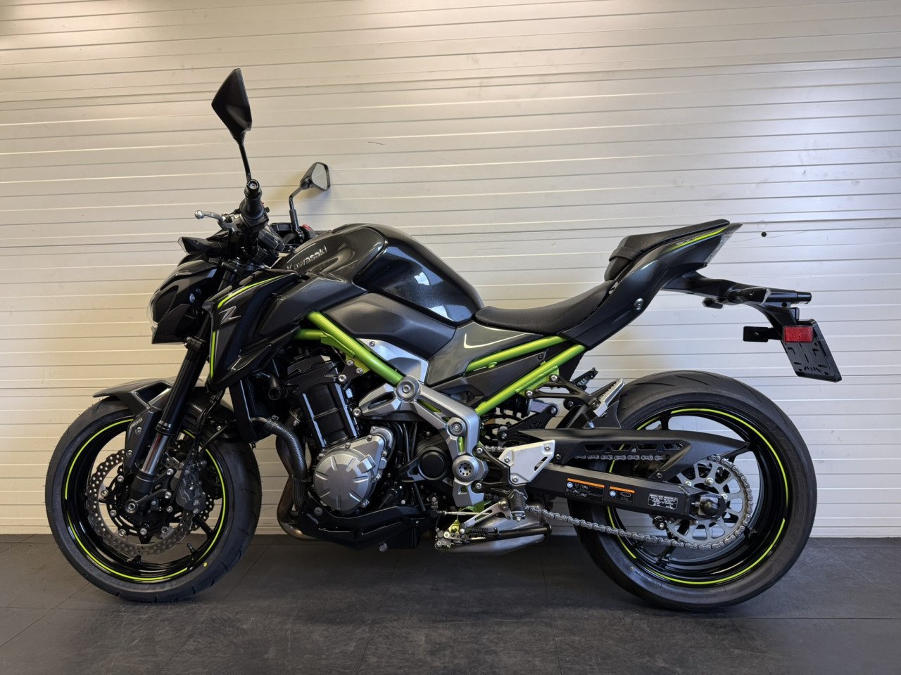 Zeer nette en goed onderhouden Kawasaki Z900!