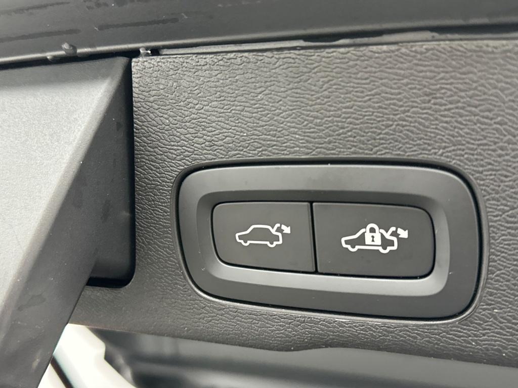 Volvo XC60 t6 398pk recharge ultra dark| pano| hud| 360camera|