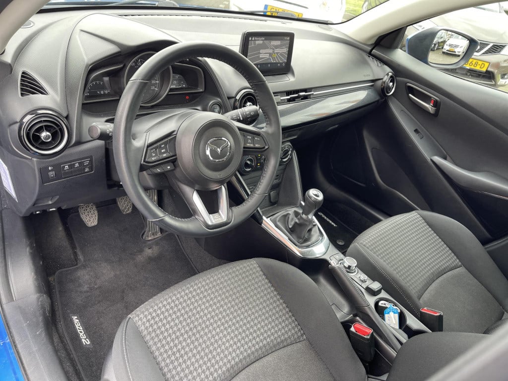 Mazda 2 1.5 skyactiv-g dynamic+ | navigatie | cruise control | airco | park