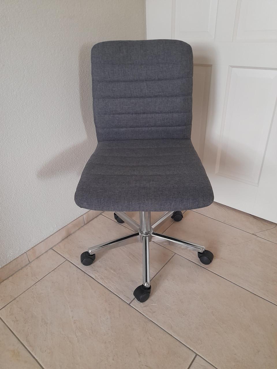 Mooie bureaustoel (in goede nette staat )