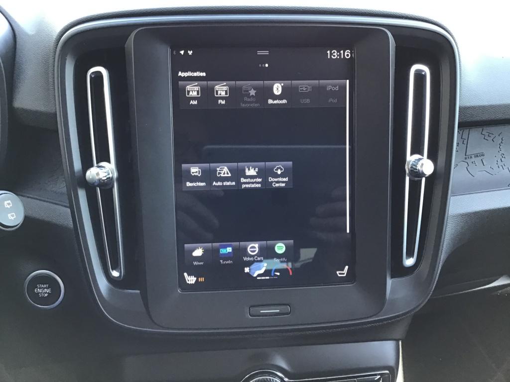 Volvo XC40 t4 190pk aut. momentum nieuwstaat i parkassist i navigatie i cru