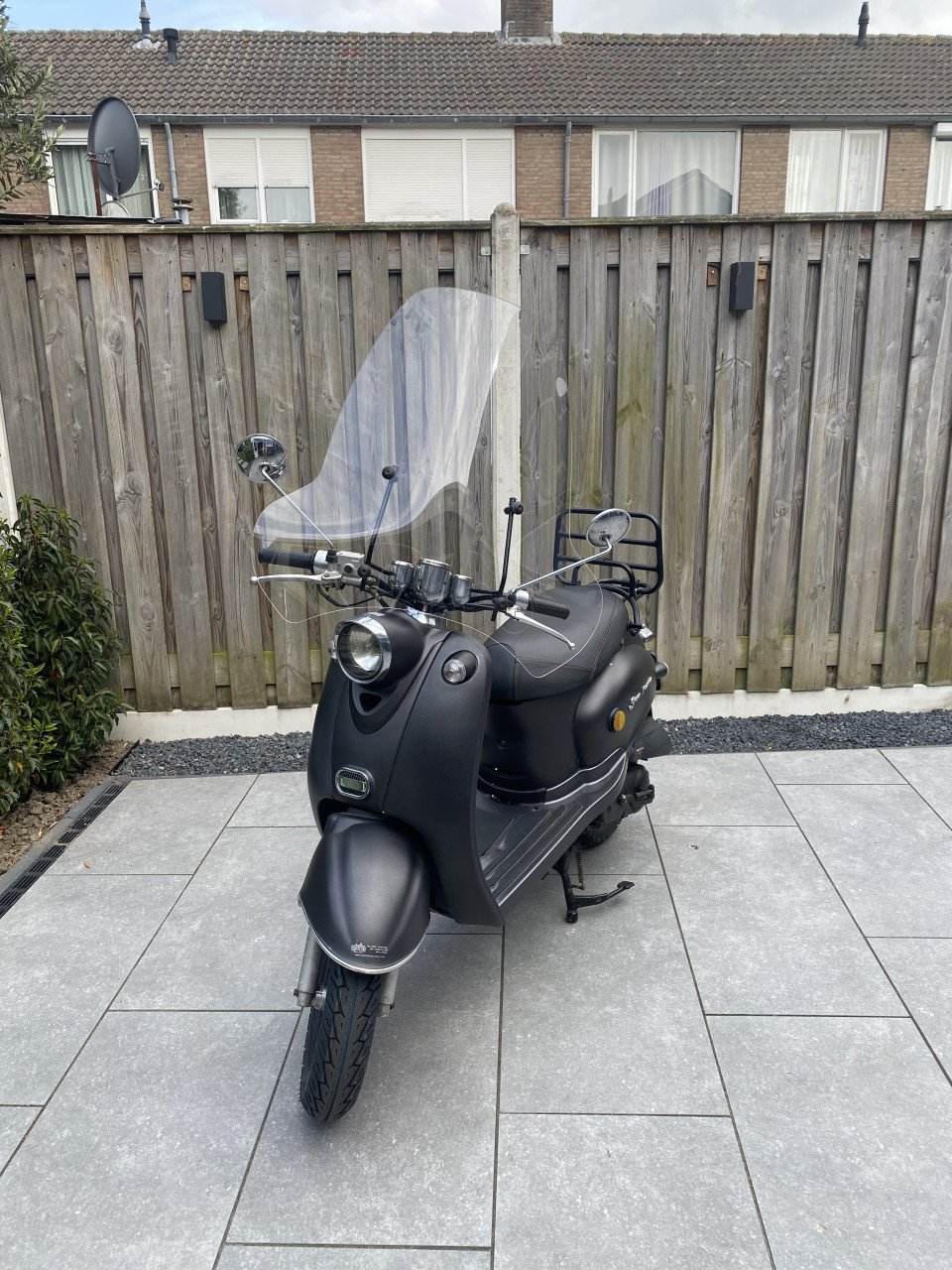 Te koop 'gebruikte scooter' Santini San Remo
