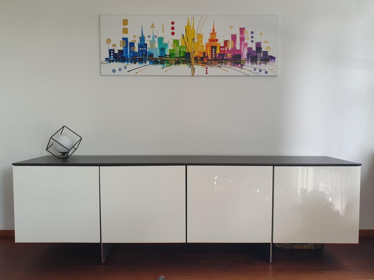 Hoogglans wit dressoir 4 deurs houtlook blad design kast