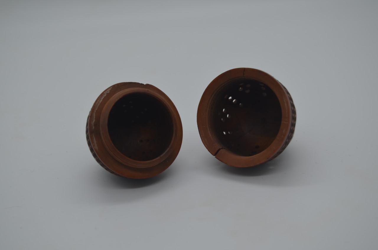 Handgesneden coquilla noten strooiers en pomanders (7)