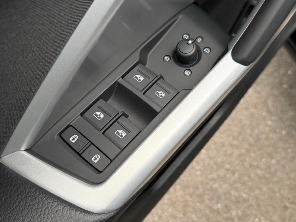 Audi Q3 35 tfsi 150pk s-tronic advanced | trekhaak | camera | keyless | ele