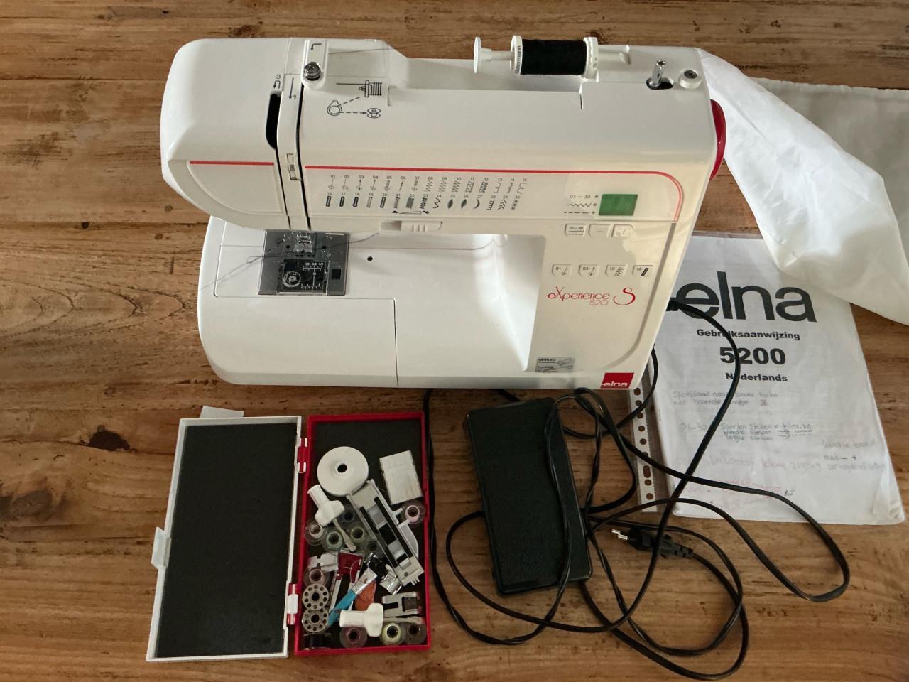 Naaimachine elna