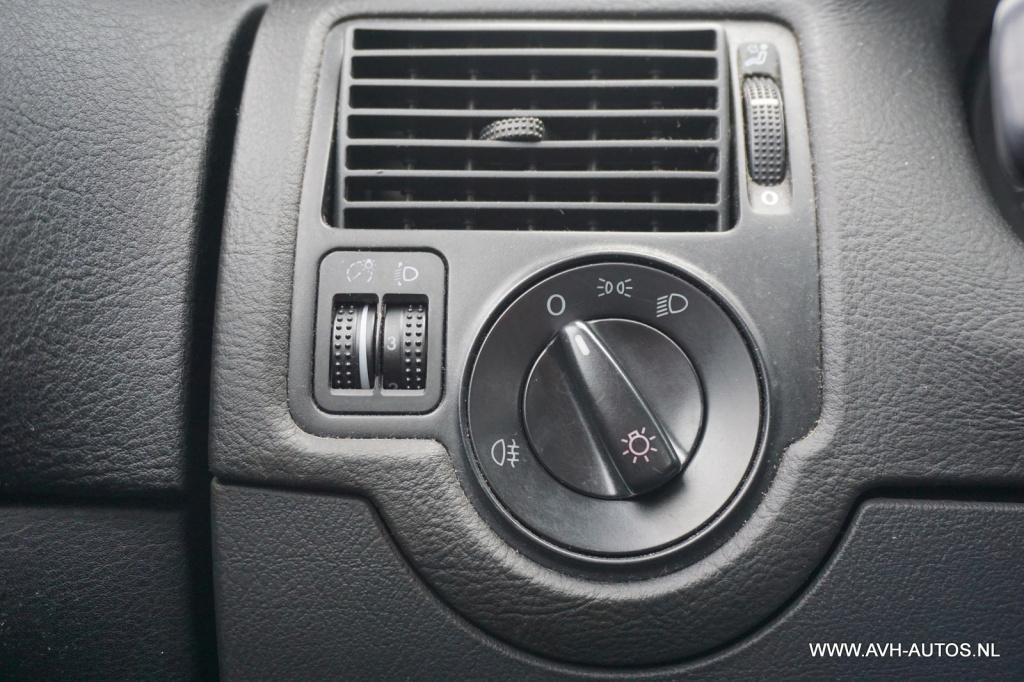 Volkswagen Golf variant 1.6-16v turijn