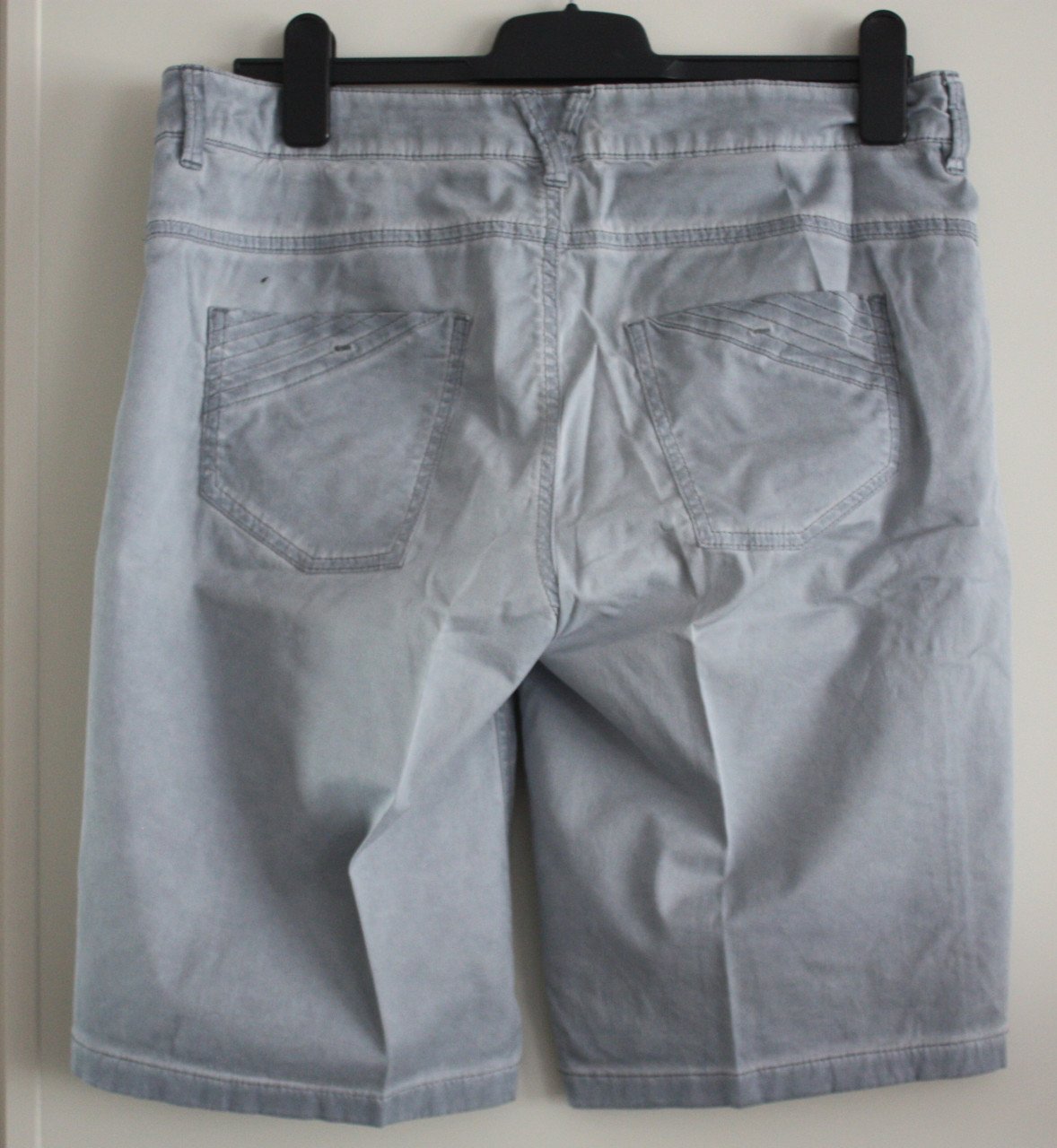 Licht bauwe korte broek maat maat 40