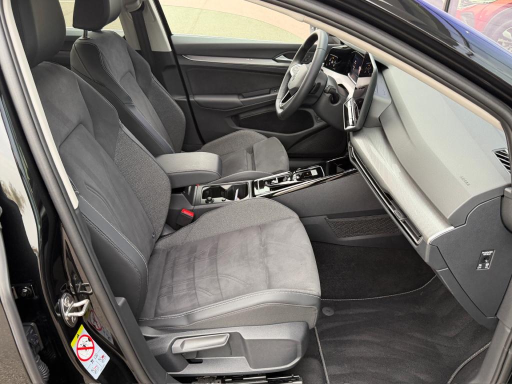 Volkswagen Golf 1.5 ehybrid style | trekhaak | camera | iq light | head up 