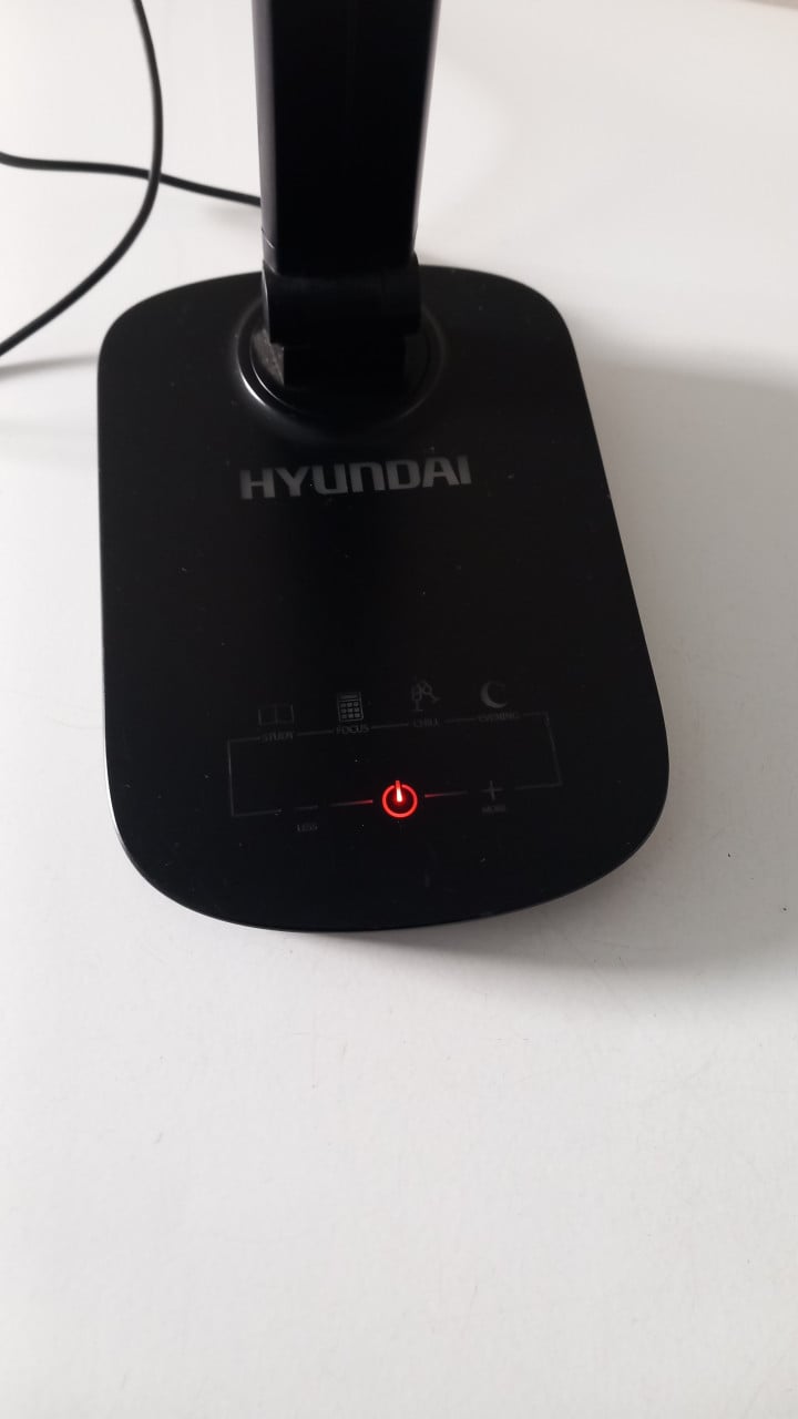 Hyundai Led Bureaulamp met USB oplader