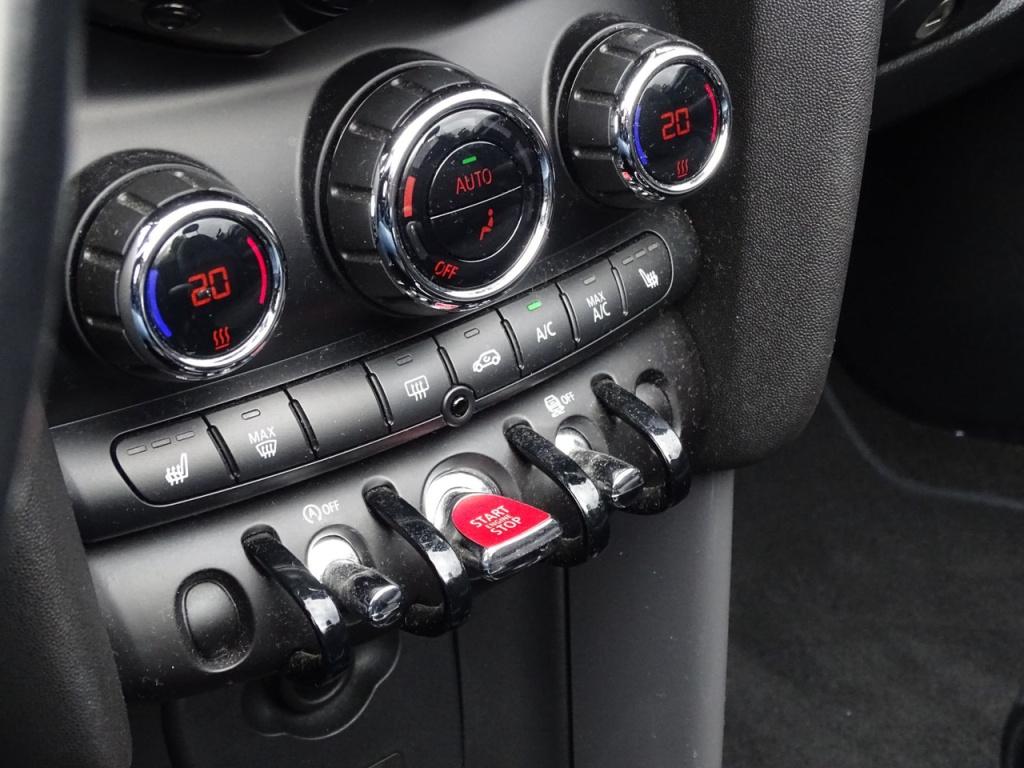 Mini Cooper Cabrio mini 1.5 pepper serious business