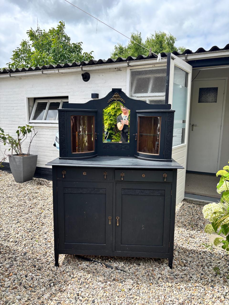 Leuk brocante kastje met verlichting