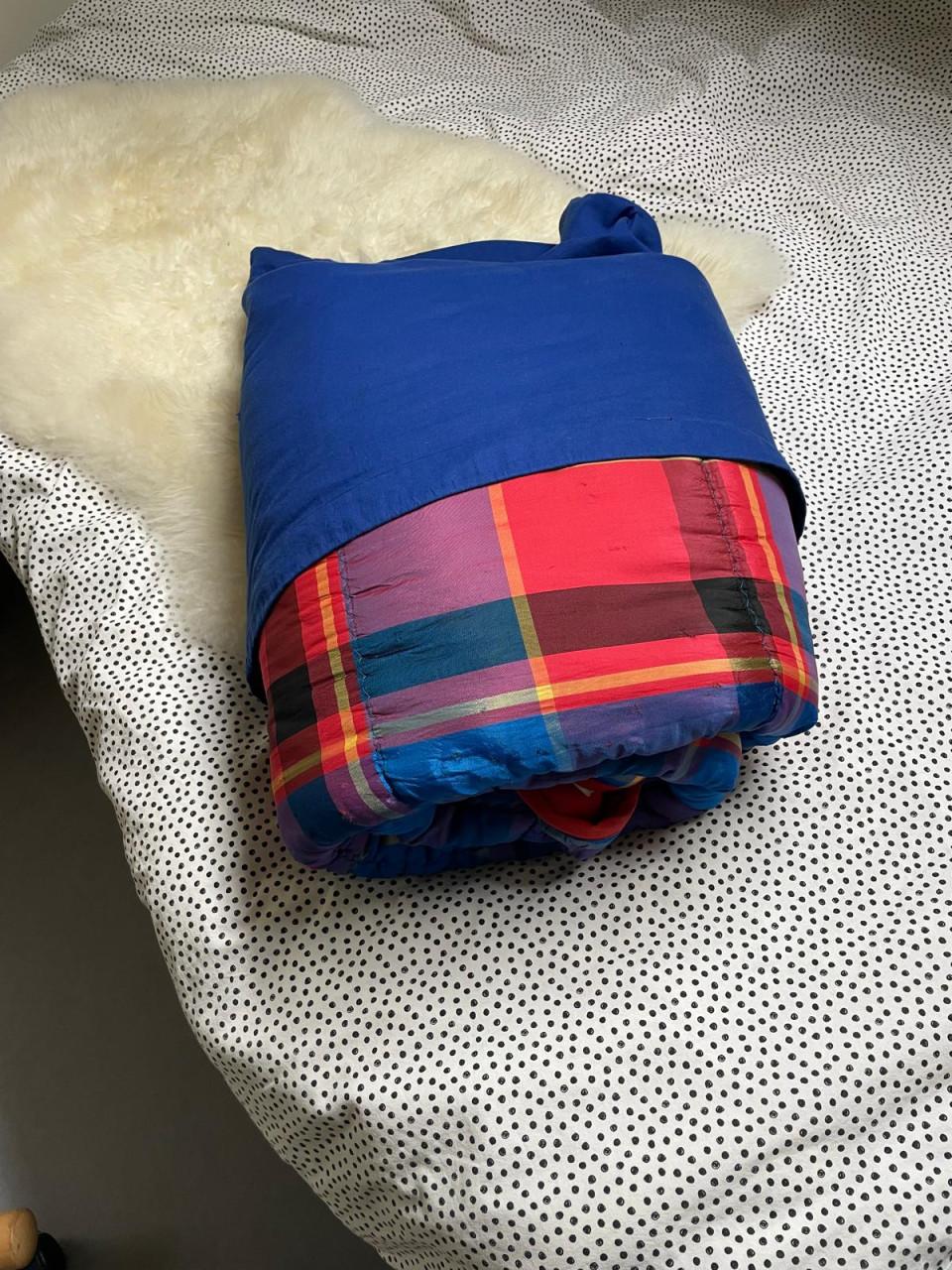 2 geruite slaapzakken