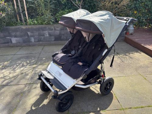 Mountain Buggy Duet dubbele kinderwagen + 2 reiswiegen + regenhoes