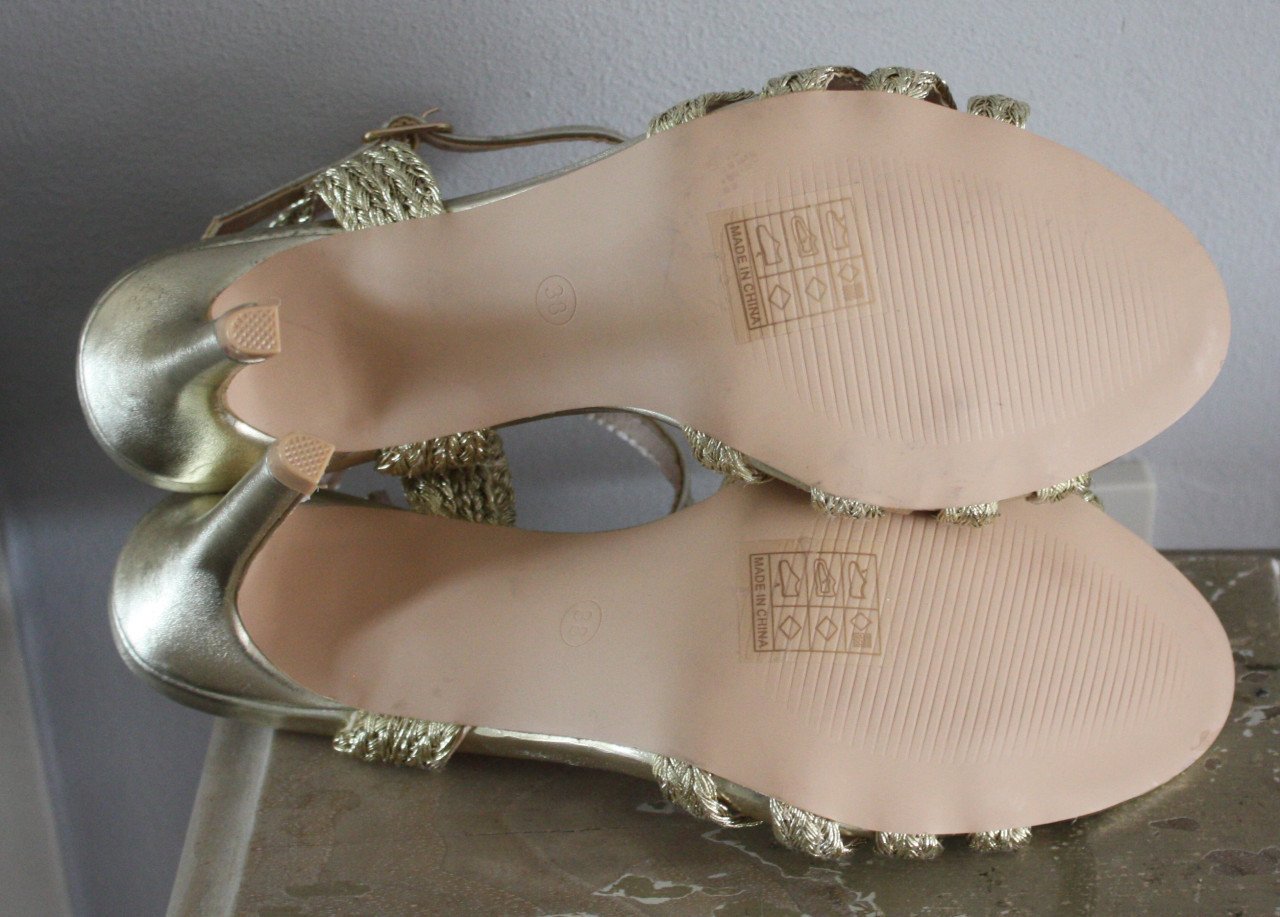 Goudklurige pumps  maat 38