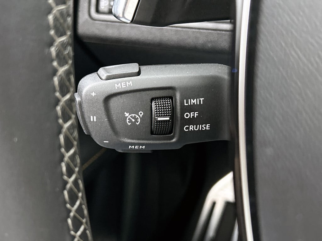 Peugeot 3008 plug-in hybrid 225pk road trip | rijklaar | trekhaak |