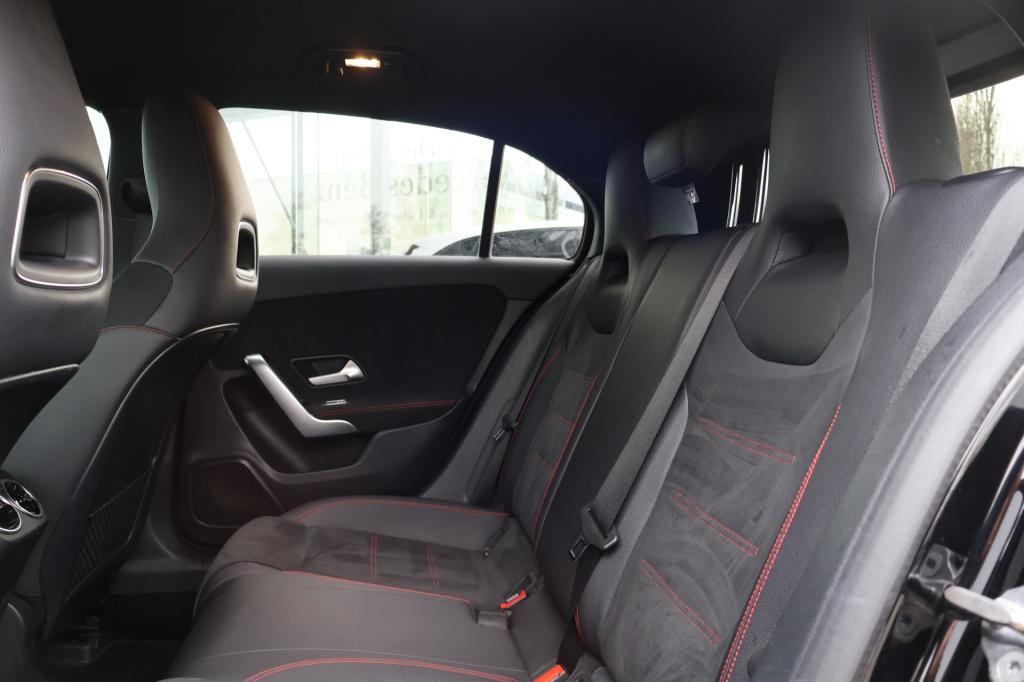 Mercedes-Benz A-Klasse 180 business solution amg i btw i automaat i camera 