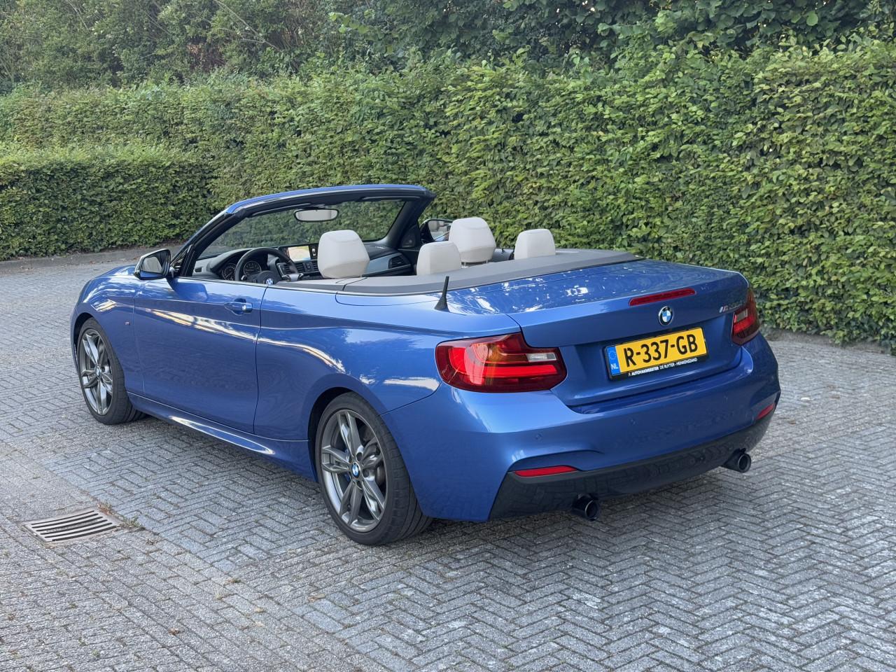 BMW 2-serie Cabrio - M235i xDrive |Full Option | Harman Kardon | Memory