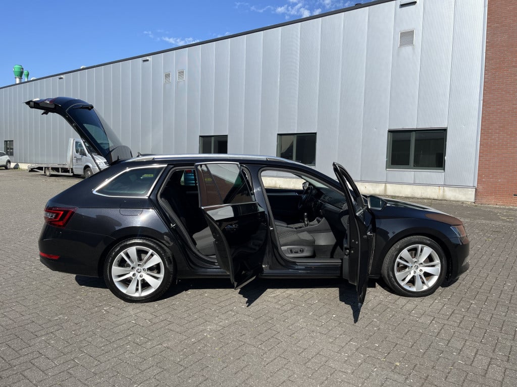 Skoda Superb combi 1.4 tsi act style business