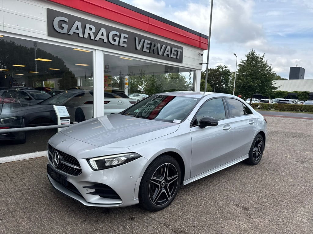 Mercedes-Benz A-Klasse 250 e business solution amg limited