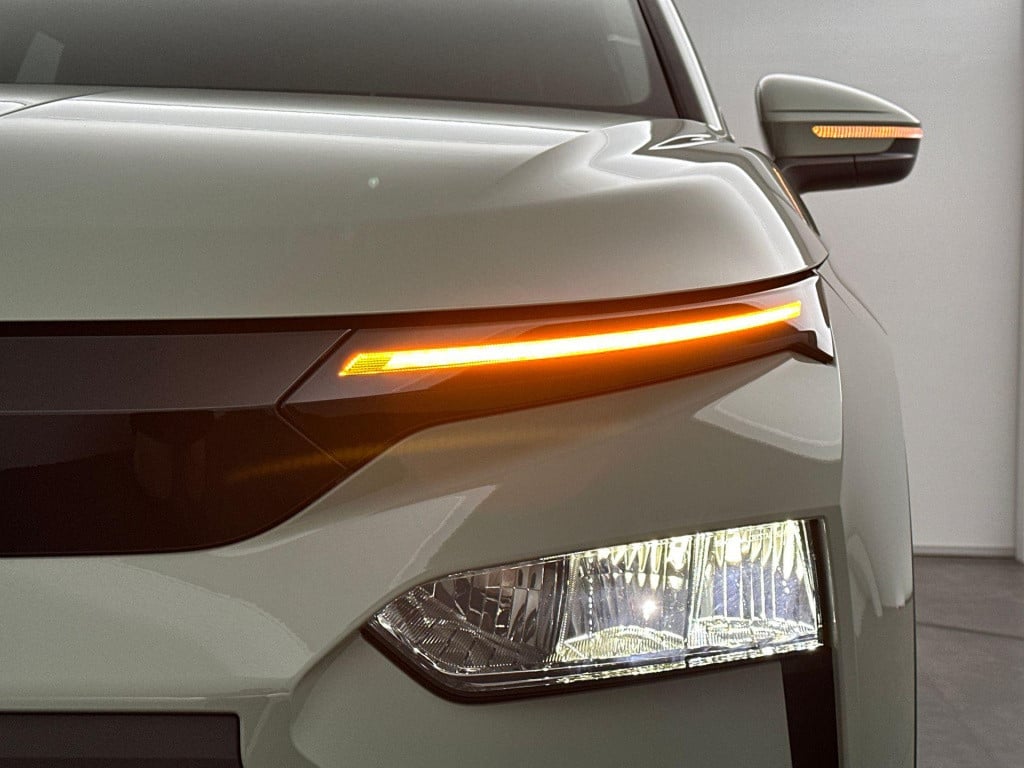 Skoda Elroq business edition tour elektromotor 210 kw / 286 pk