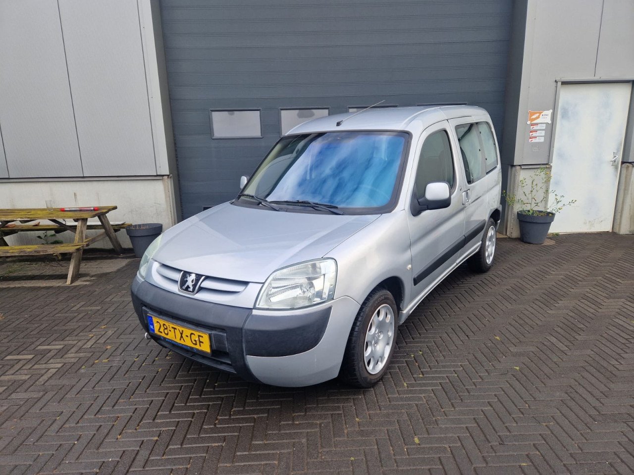 TE KOOP PEUGEOT PARTNER MPV 1.6 16V XT GEEL KENTEKEN 2 SCHUIFDEUREN