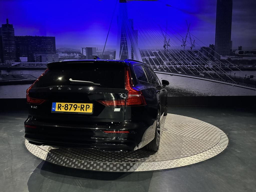 Volvo V60 2.0 t6 plug-in hybrid awd plus dark long range my2023 *1e eigenaa