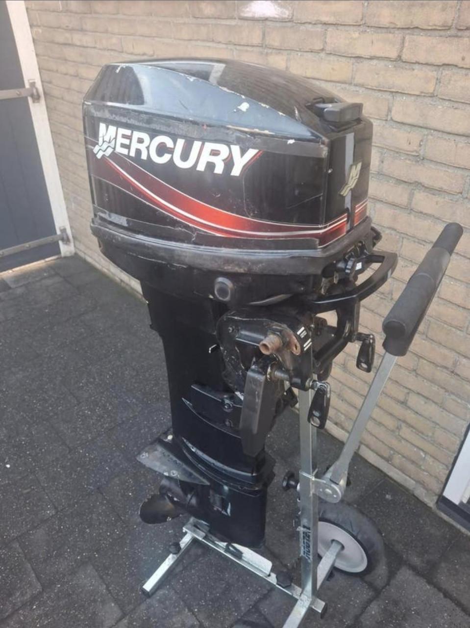 Mercury 25pk 2-takt Langstaart buitenboordmotor op knuppel met schakeling