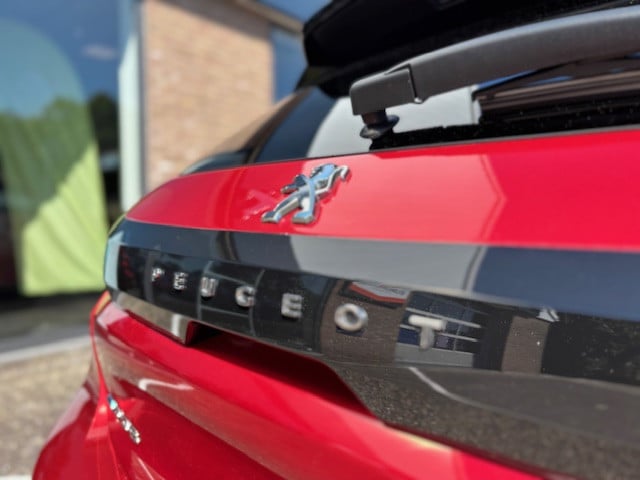 Peugeot 208 gt pack ev 50kwh 136pk/12%bytelling+btw | 3-fase navigatie | cr
