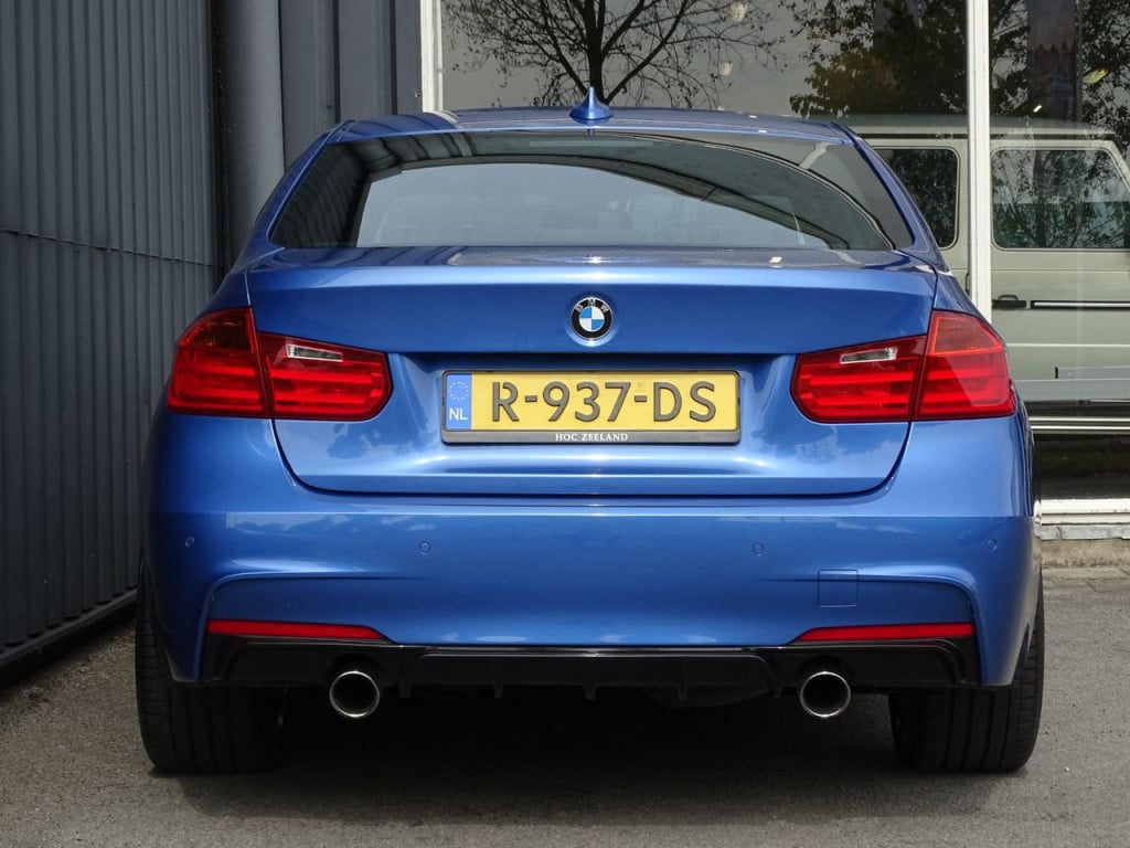 BMW 3-serie 320i high executive m-sportpakket | 19"