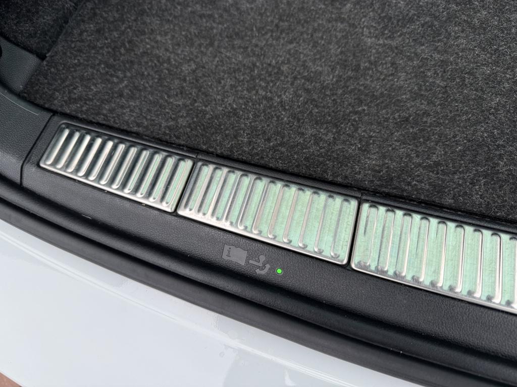 Skoda Superb combi 1.4 tsi iv 218pk style | pano dak | trekhaak