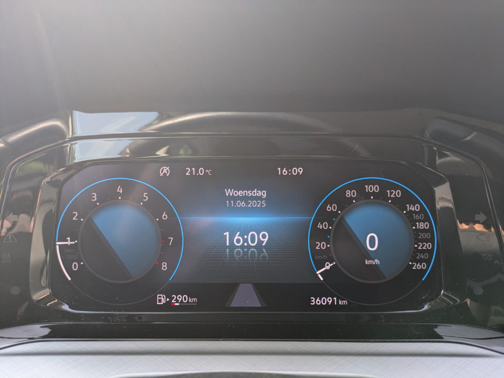 Volkswagen Golf 1.0 tsi life business | trekhaak | camera | carplay | acc |