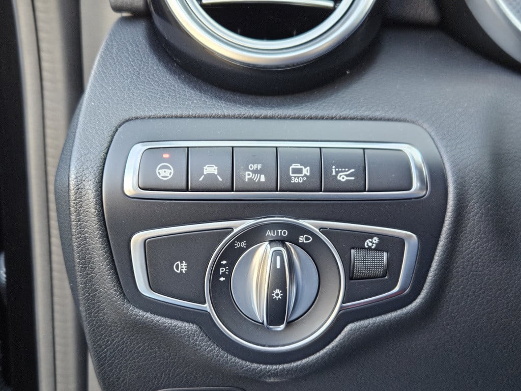 Mercedes-Benz C-Klasse cabrio amg 63 | burmester | carbon ceramic brakes