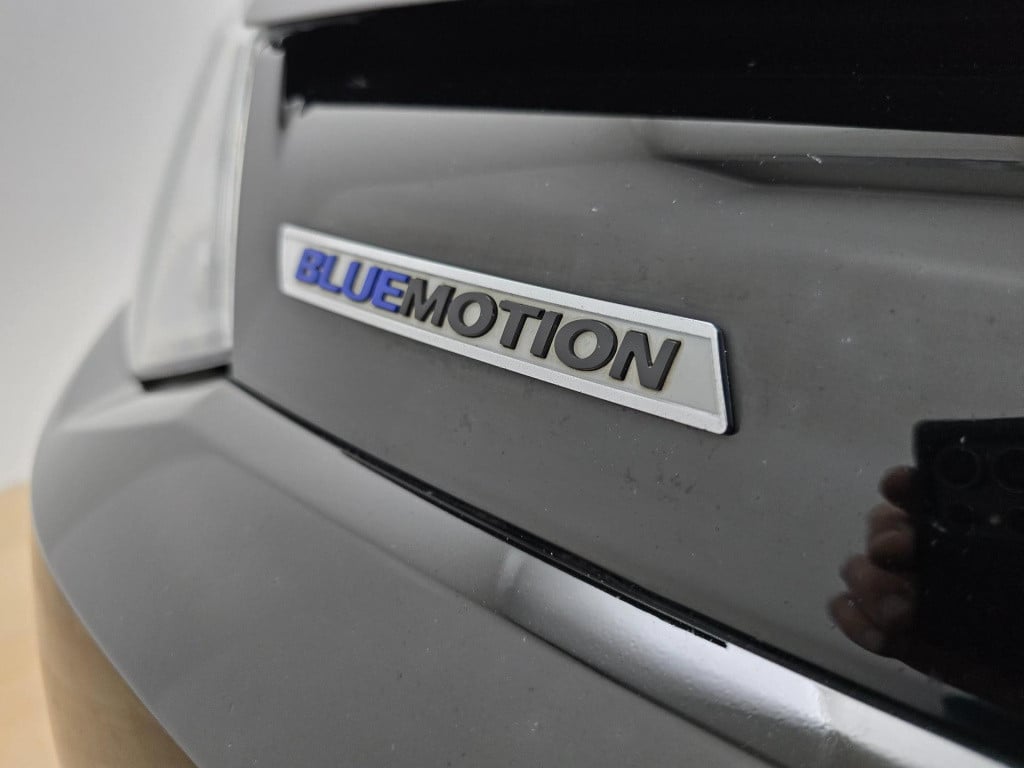 Volkswagen Polo occasion zwart 1.0 bluemotion uitvoering dus extra zuinig! 