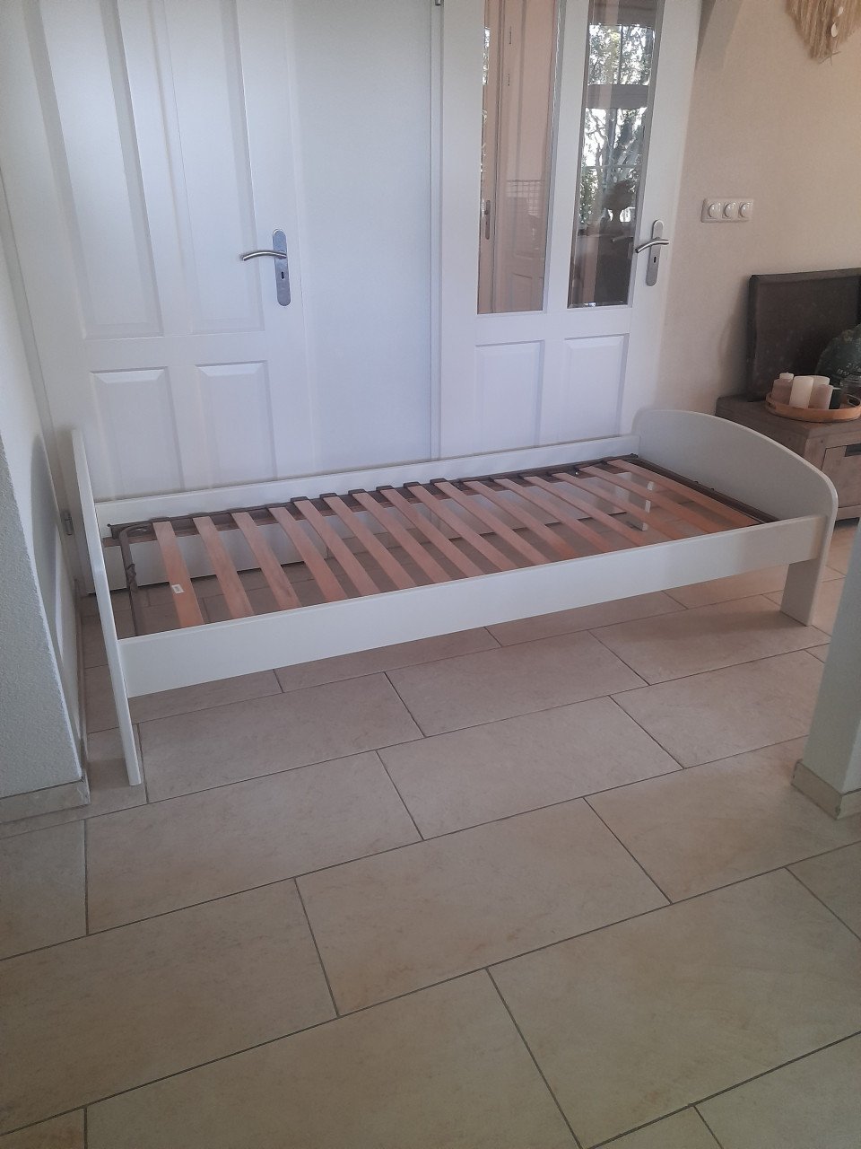 1 persoons bed 90 x 200 ( in goede staat )