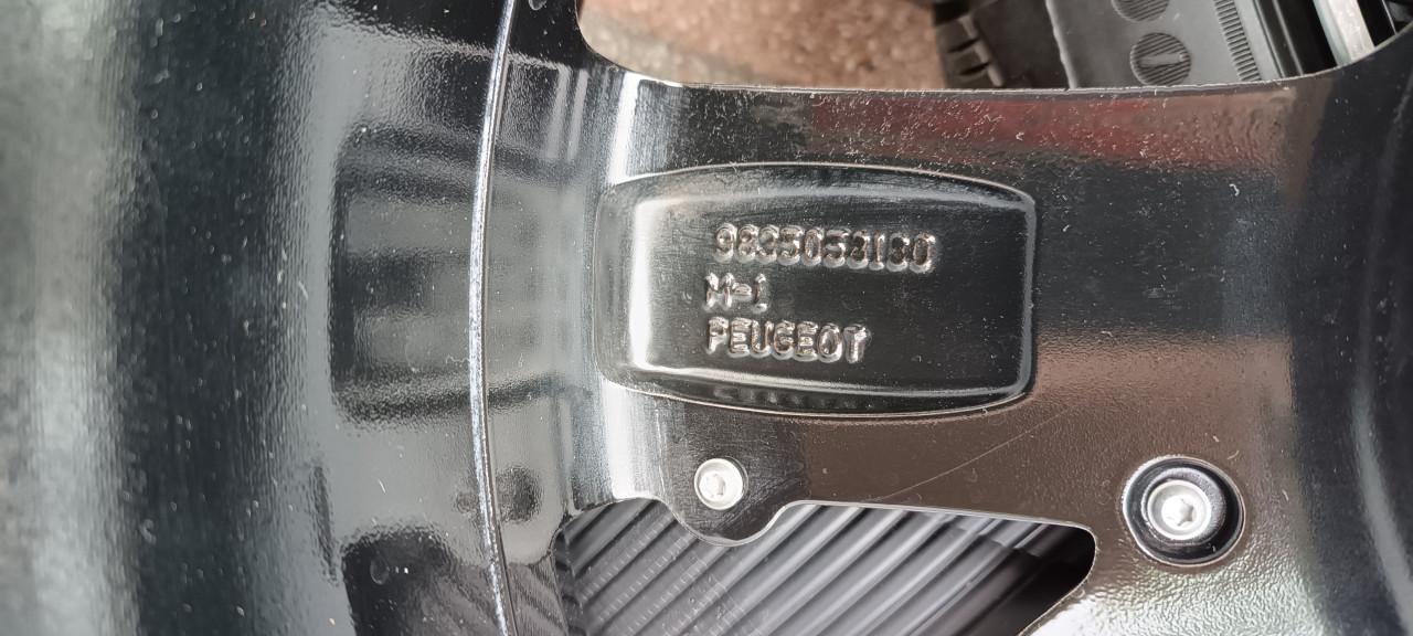 Originele Peugeot 308/Astra L 18inch exclusieve winterset.