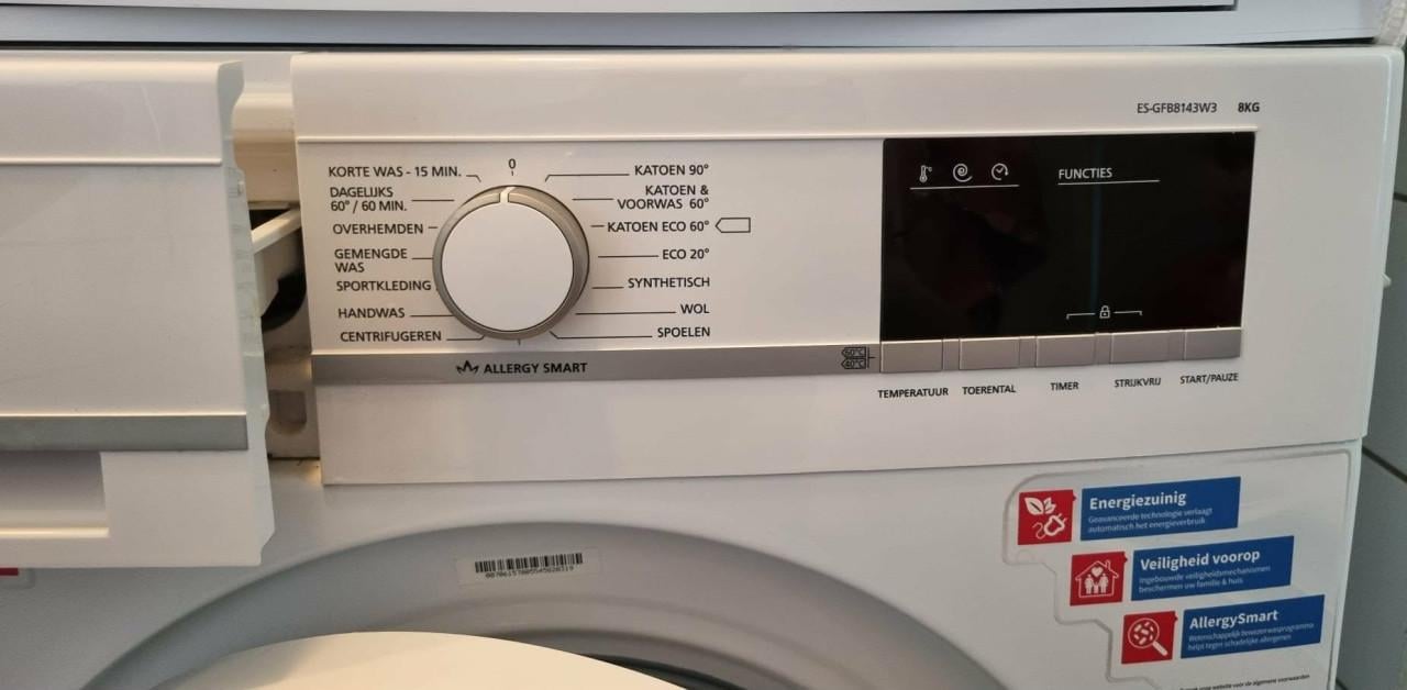 Sharp wasmachine 8 kg A+++ in prima staat