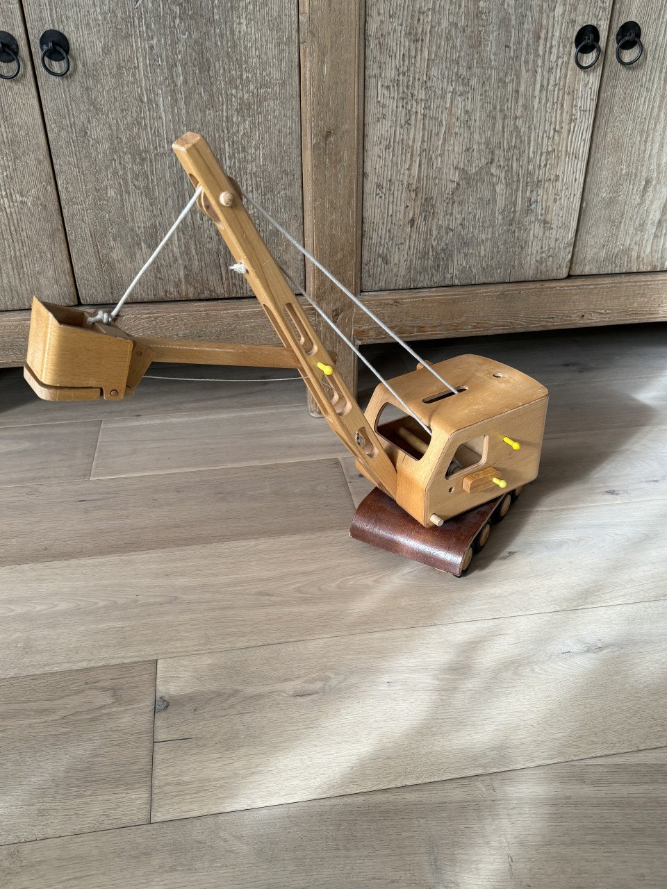 Prachtige degelijke houten dragline / graafmachine