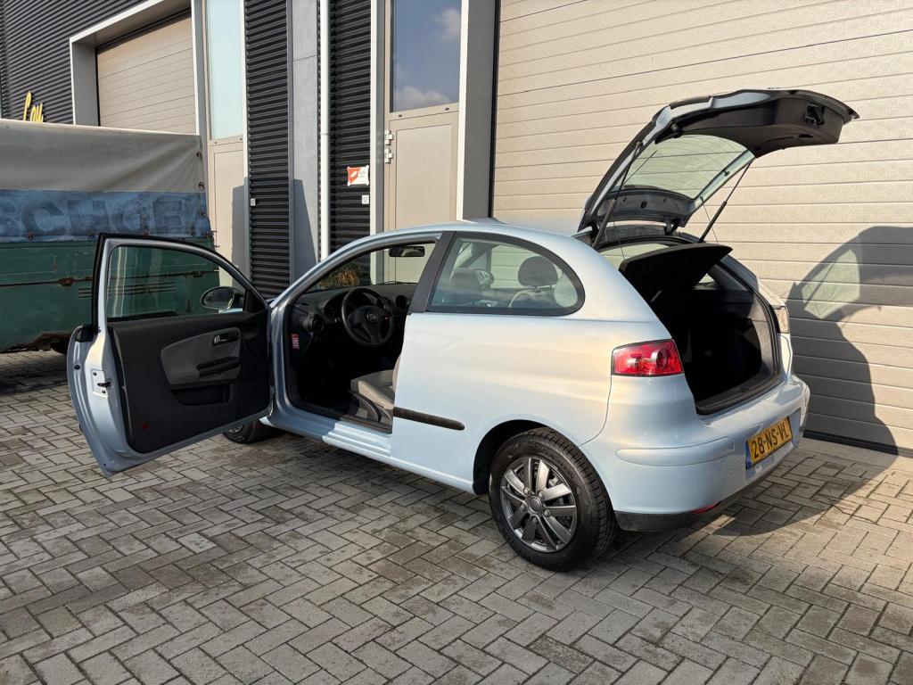 Seat Ibiza 1.4-16v stella/135.000 nap/vol jaar keuring bij aflevering/airco