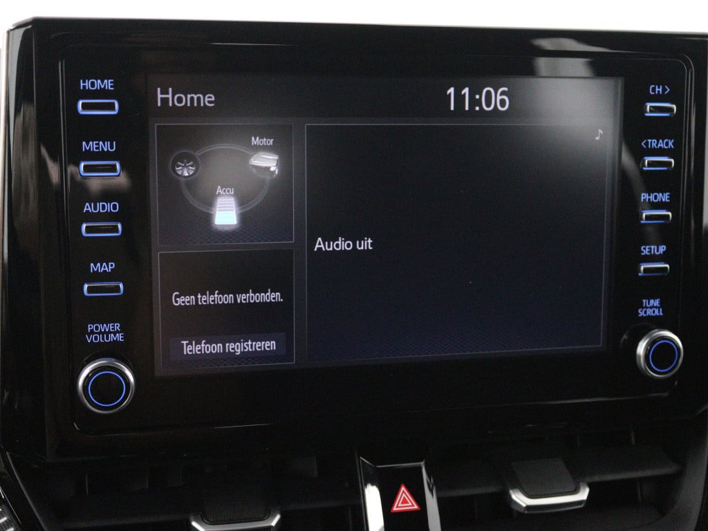 Toyota Corolla Touring Sports 2.0 hybrid style limited camera | trekhaak | 