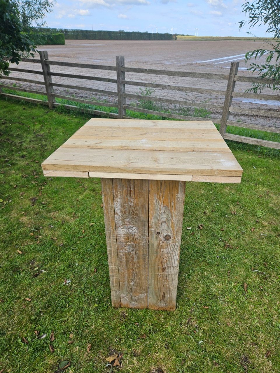 Bartafel, statafel van steigerhout met afneembaar blad 2 stuks.