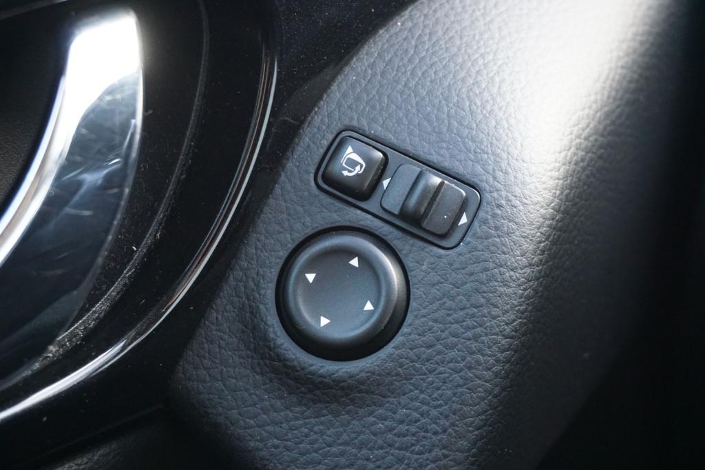 Nissan Qashqai 1.2 tekna - automaat / climate / navi / cruise / leder / cam