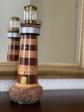 Prachtig Model van een vuurtorenje met batt. verlichting, 33cm hoog