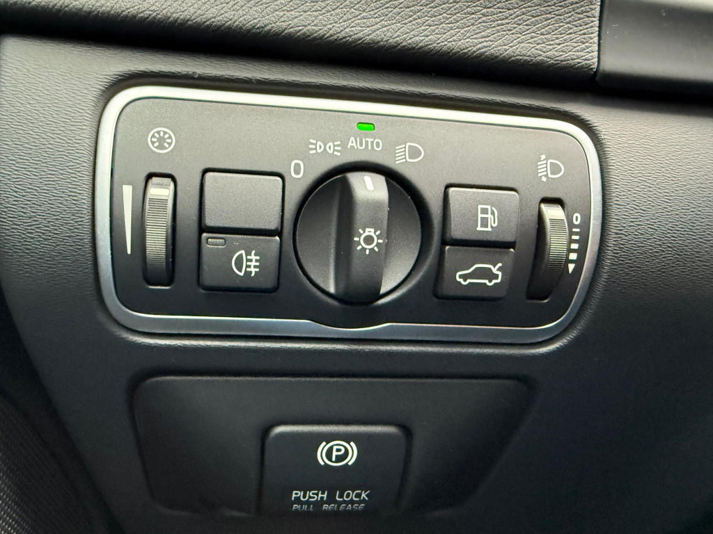 Volvo V60 1.6 t3 momentum